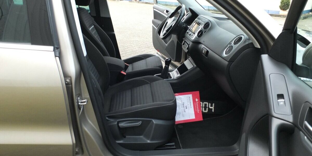 VW Tiguan CUP SPORTSTYLE BMT NAVI PARKPILOT TEMPOMAT 87.859 km 11.900 &euro; Köln 50858