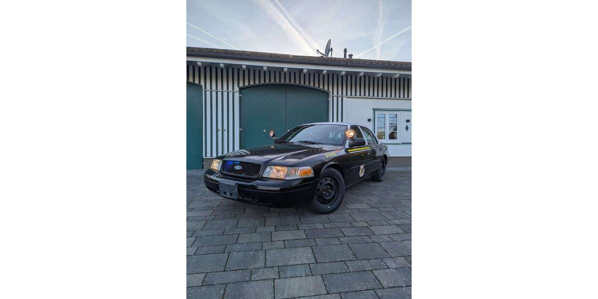 Ford Crown 89.300 km 12.490 &euro; Hückeswagen 42499