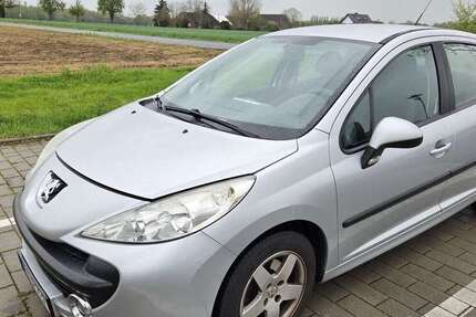 Peugeot 207 178.000 km 1.900 &euro; Meerbusch 40667