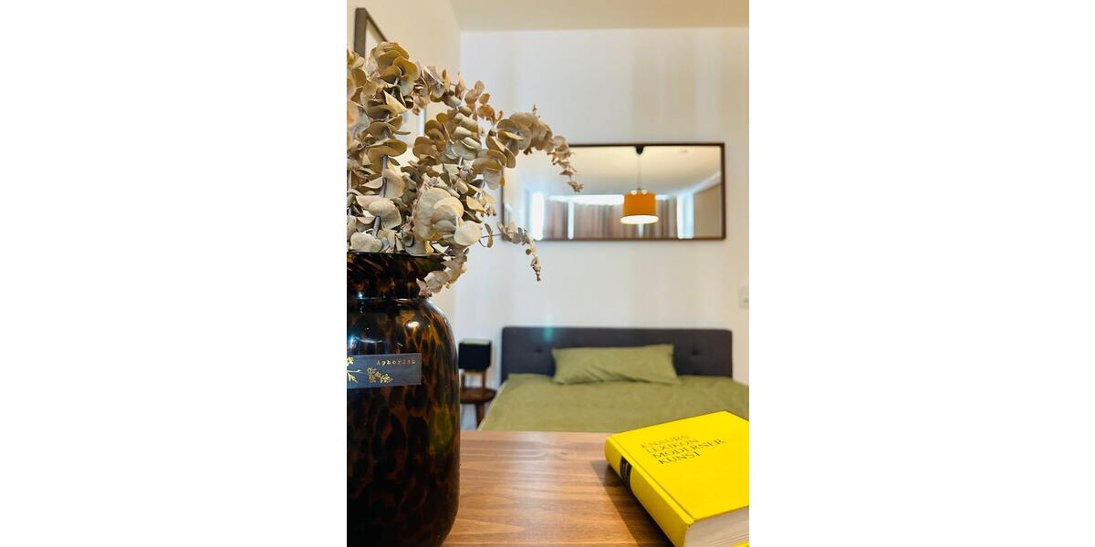 Etagenwohnung Düsseldorf Oberbilk - 1 Zimmer, 42 m&sup2;, 1.250&euro; | Angebot:24475320