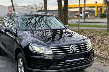 VW Touareg 143.500 km 22.999 &euro; Köln 51107