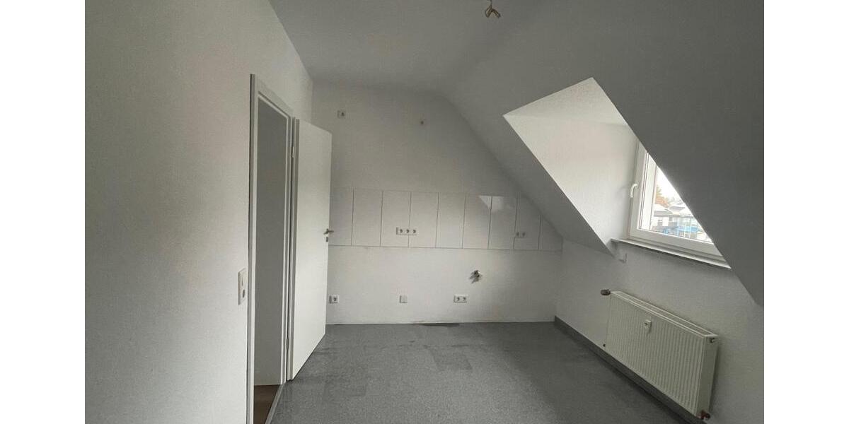 Dachgeschoßwohnung Solingen Aufderhöhe - 2 Zimmer, 70 m&sup2;, 560&euro; | Angebot:25606599