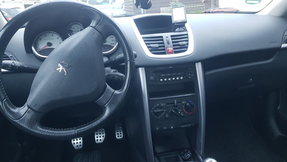 Peugeot 207cc Coupé Sport 141.000 km 3.890 &euro; Pulheim 50259