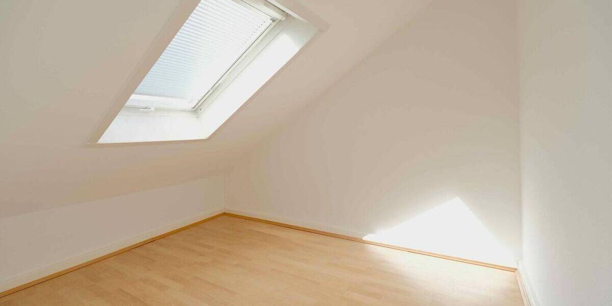 Etagenwohnung Düsseldorf Lierenfeld - 3 Zimmer, 88 m&sup2;, 1.000&euro; | Angebot:26247302