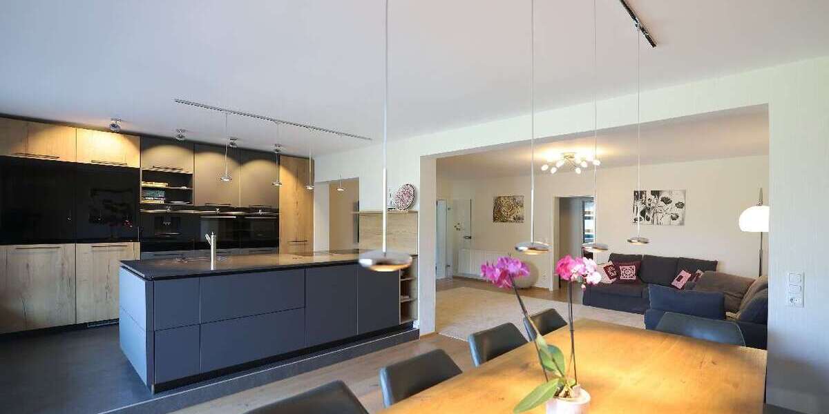 Etagenwohnung Solingen Central - 5 Zimmer, 195 m&sup2;, 550.000&euro; | Angebot:26765916