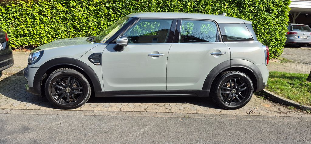 Mini One Countryman 52.891 km 18.200 &euro; Düsseldorf 40489