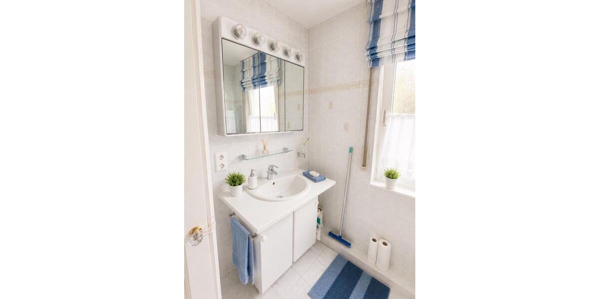 Etagenwohnung Solingen Mitte - 3 Zimmer, 83 m&sup2;, 285.000&euro; | Angebot:26837354
