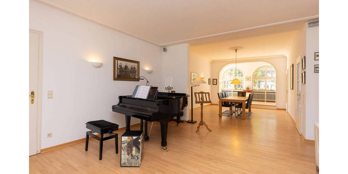 Einfamilienhaus Köln / Lövenich Lövenich - 8 Zimmer, 300 m&sup2;, 1.990.000&euro; | Angebot:25664367