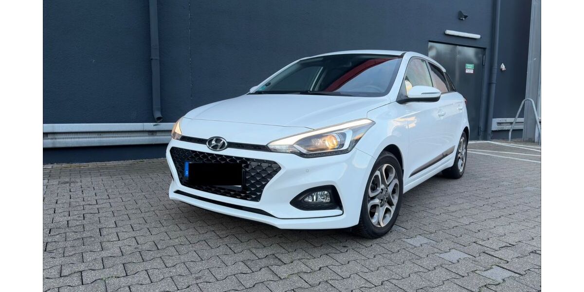 Hyundai i20 81.160 km 10.299 &euro; Mülheim an der Ruhr 45472
