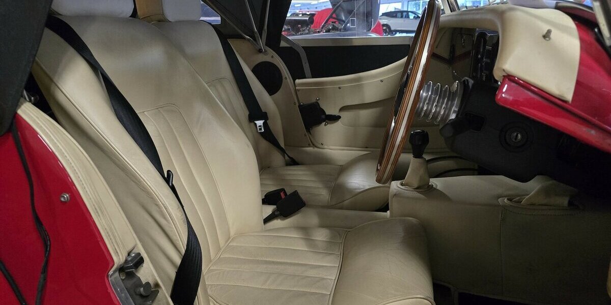 Morgan Plus 8 17.227 km 47.750 &euro; Wermelskirchen 42929