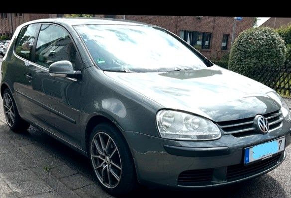 VW Golf 135.000 km 3.500 &euro; Grevenbroich 41516