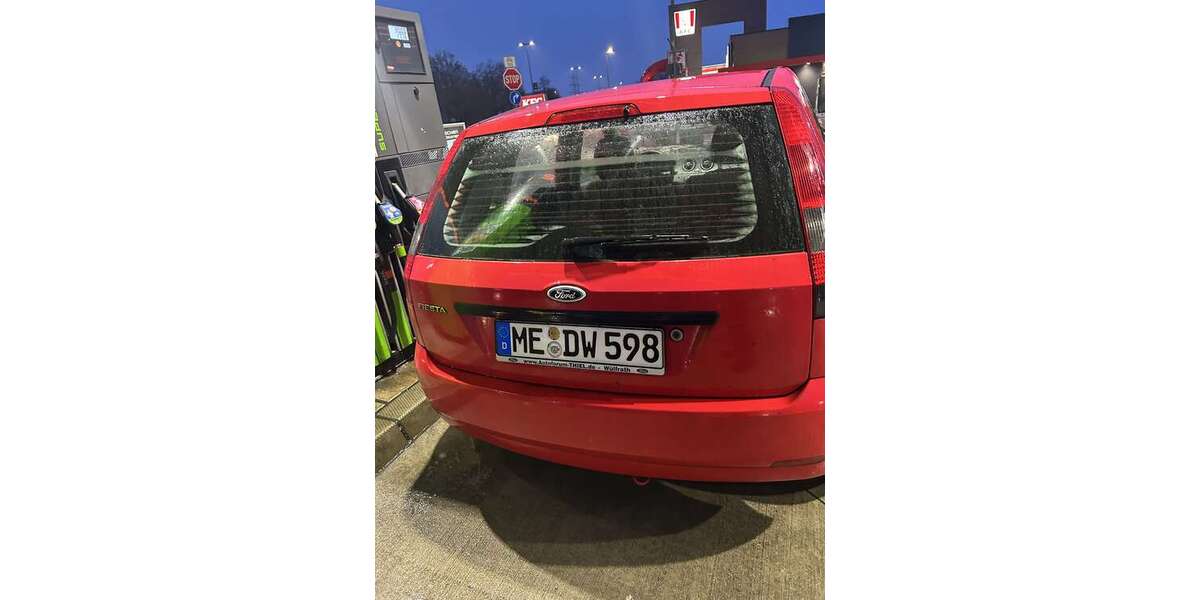 Ford Fiesta 136.000 km 1.750 &euro; velbert 42549