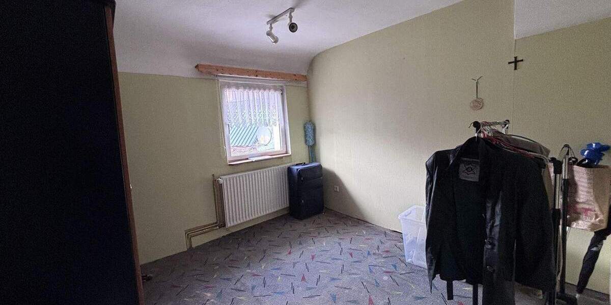 Mehrfamilienhaus, Wohnhaus Willich - 4 Zimmer, 75 m&sup2;, 150.000&euro; | Angebot:25774988