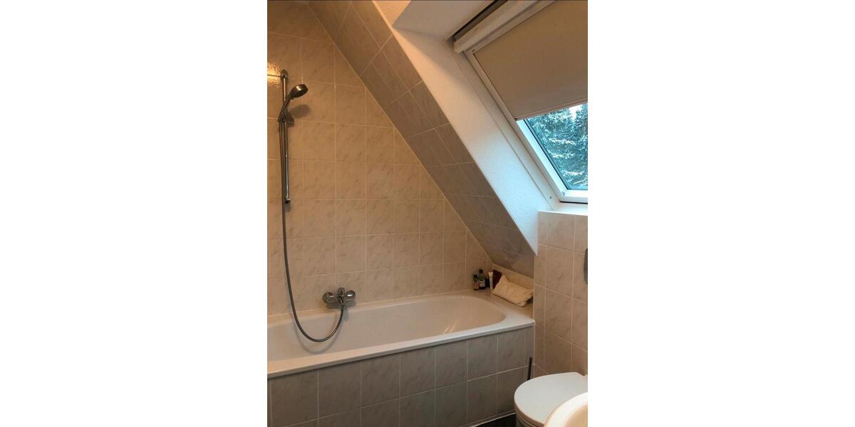 Dachgeschoßwohnung Wermelskirchen - 3 Zimmer, 64 m&sup2;, 195.000&euro; | Angebot:23863611