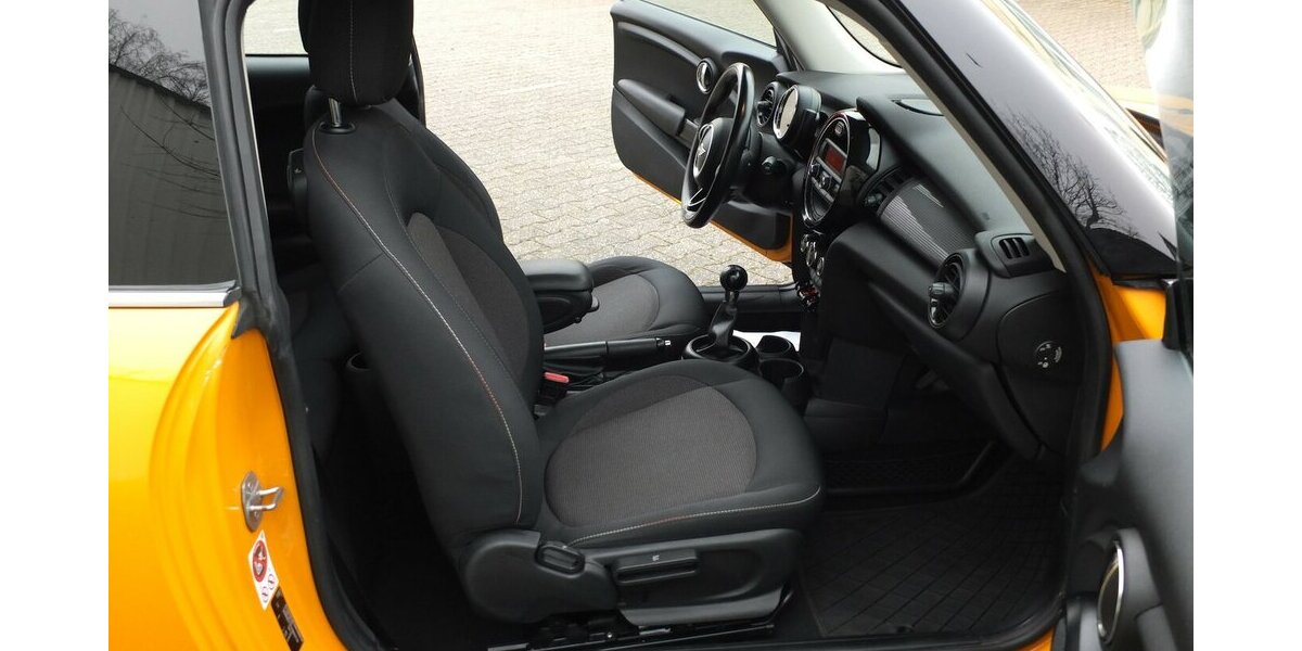 Mini One D KLIMAAUTOMATIK PDC SITZHEIZUNG WINTERREIFEN 122.875 km 8.500 &euro; Köln 50858