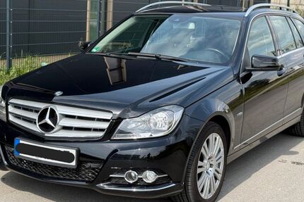 Mercedes-Benz 200 243.000 km 7.900 &euro; Hilden 40724