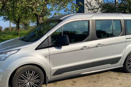 Ford Grand Tourneo 186.000 km 8.900 &euro; Velbert 42555