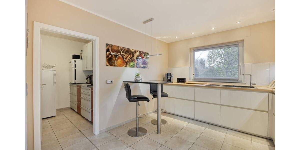 Einfamilienhaus Langenfeld Richrath - 6 Zimmer, 220 m&sup2;, 850.000&euro; | Angebot:25802492