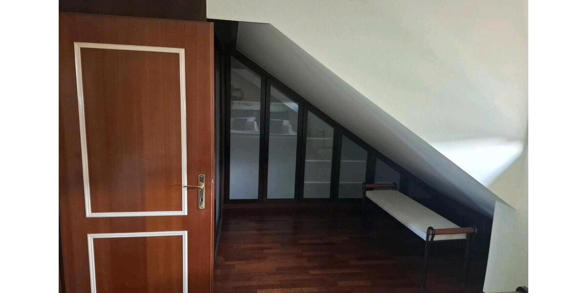 Dachgeschoßwohnung Wuppertal Gemarkung Langerfeld - 3 Zimmer, 73 m&sup2;, 180.000&euro; | Angebot:26214433