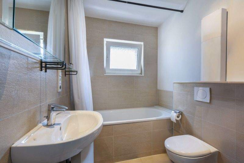 Mehrfamilienhaus, Wohnhaus Köln Lövenich - 5 Zimmer, 168 m&sup2;, 870.000&euro; | Angebot:25834570