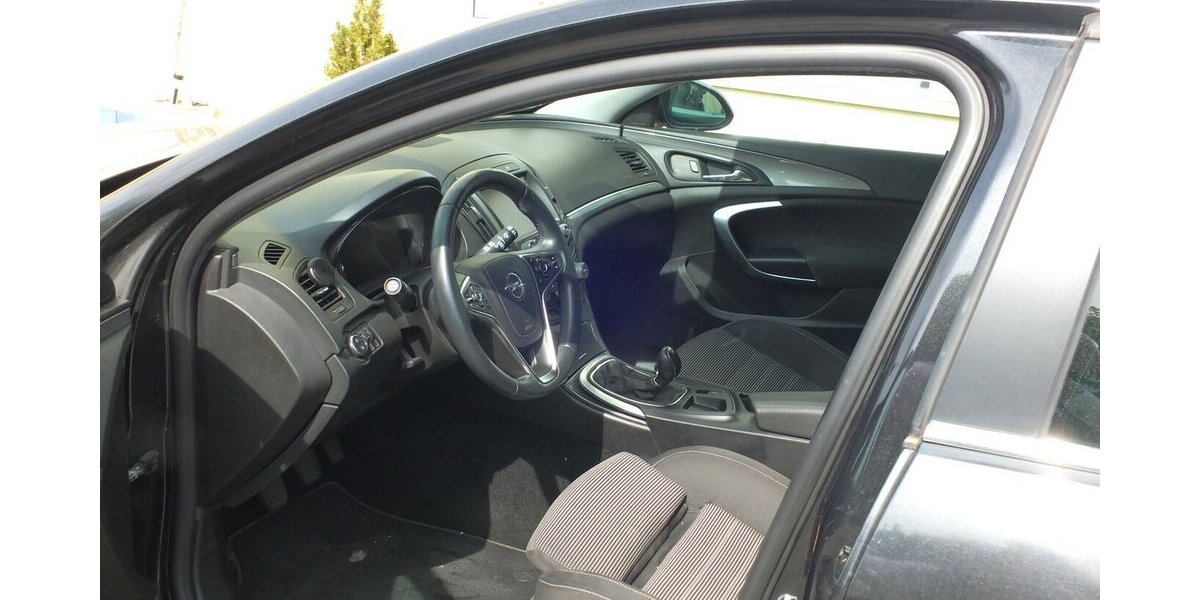 Opel Insignia EDITION NAVI PARKPILOT/KAMERA 17 Zoll LMF 96.093 km 9.750 &euro; Köln 50858
