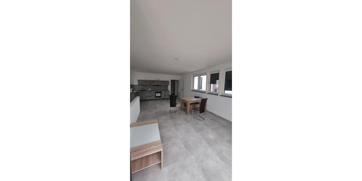 Etagenwohnung Grevenbroich Neuenhausen - 3.5 Zimmer, 87 m&sup2;, 1.750&euro; | Angebot:25418927