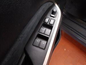 Suzuki Vitara 1.6 Limited 4x4 Pano Navi SHZ Kam 59.300 km 16.740 &euro; HAAN 42781