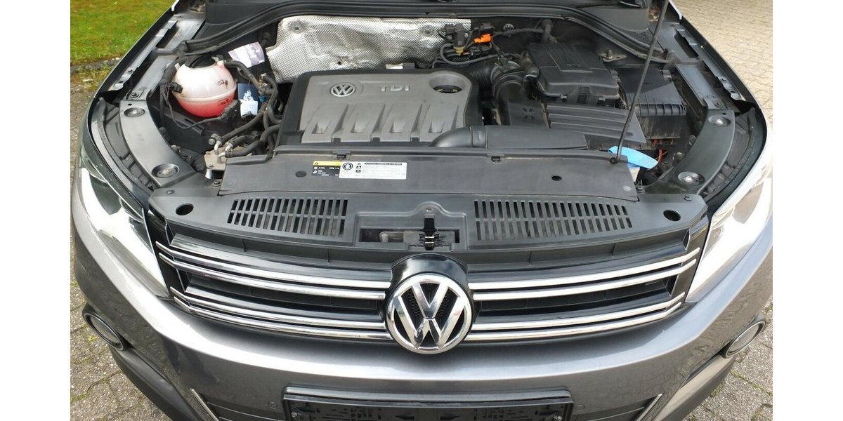 VW Tiguan LIFE NAVI AHK PARKPILOT SHZ BLUETOOTH 124.710 km 11.904 &euro; Köln 50858