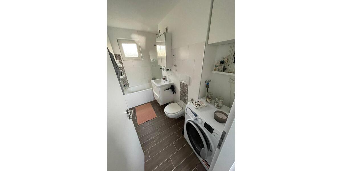 Dachgeschoßwohnung Wuppertal Gemarkung Vohwinkel - 4 Zimmer, 96 m&sup2;, 275.000&euro; | Angebot:26224710