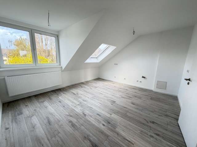 Etagenwohnung Düsseldorf Eller - 3 Zimmer, 75 m&sup2;, 750&euro; | Angebot:25923090