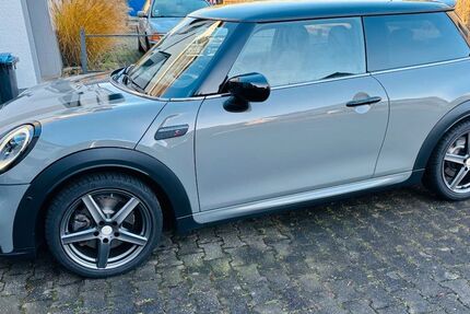 Mini John Cooper Works 14.573 km 26.980 &euro; Köln-Kalk 51103