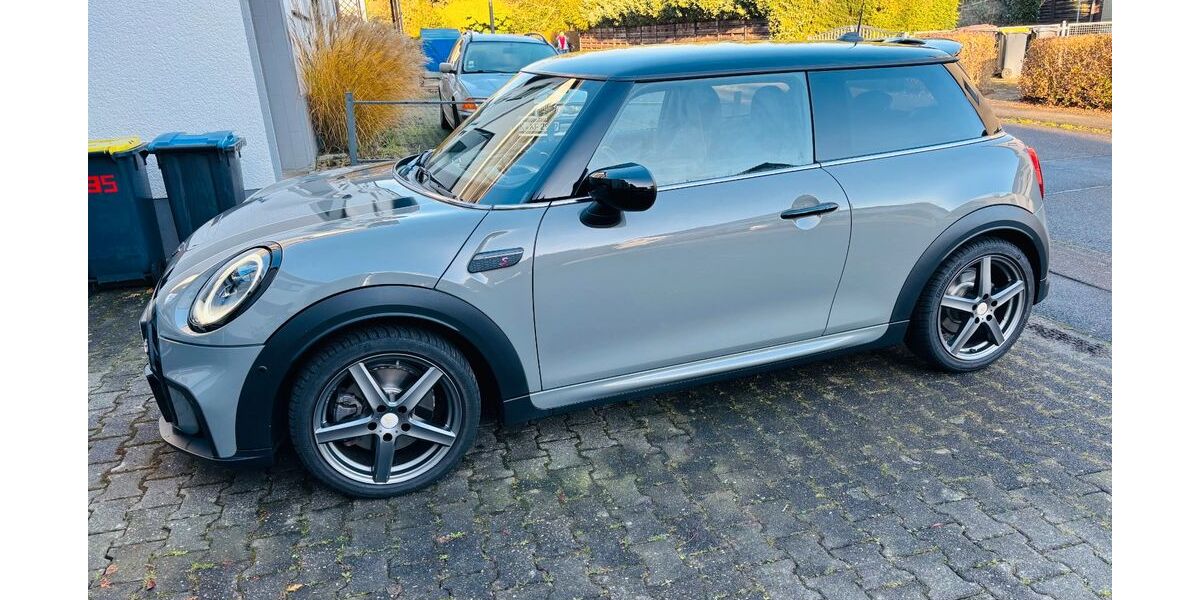 Mini John Cooper Works 14.573 km 26.980 &euro; Köln-Kalk 51103
