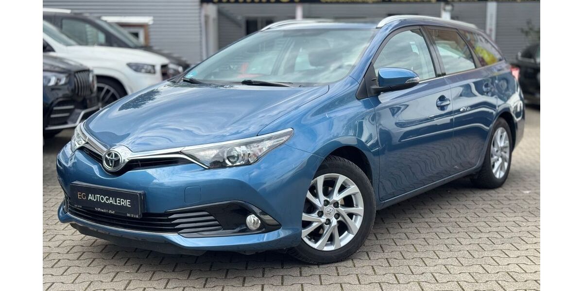 Toyota Auris 113.000 km 11.700 &euro; Köln 51109