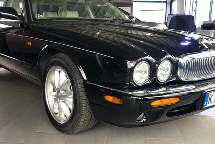 Jaguar XJ 63.539 km 17.900 &euro; Frechen 50226