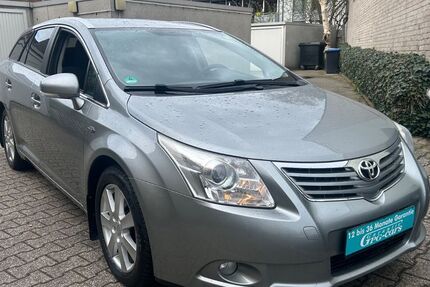 Toyota Avensis 170.000 km 7.950 &euro; Düsseldorf 40589
