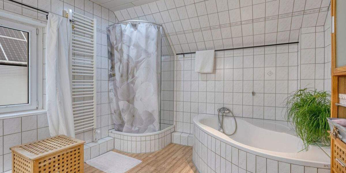 Doppelhaushälfte Düsseldorf Wittlaer - 2 Zimmer, 89 m&sup2;, 398.000&euro; | Angebot:25687695