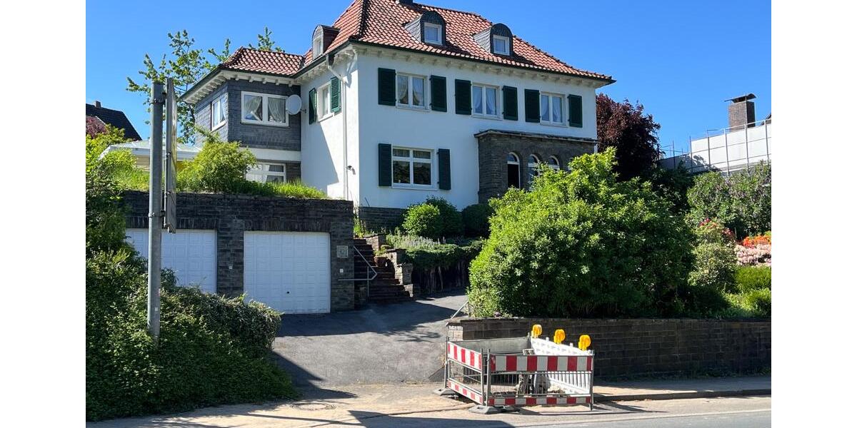 Villa Hückeswagen - 7 Zimmer, 250 m&sup2;, 620.000&euro; | Angebot:26764380
