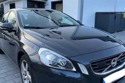 Volvo S60 133.000 km 10.299 &euro; Bergisch Gladbach 51469