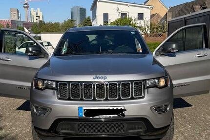 Jeep Grand Cherokee 132.000 km 18.900 &euro; Düsseldorf 40221