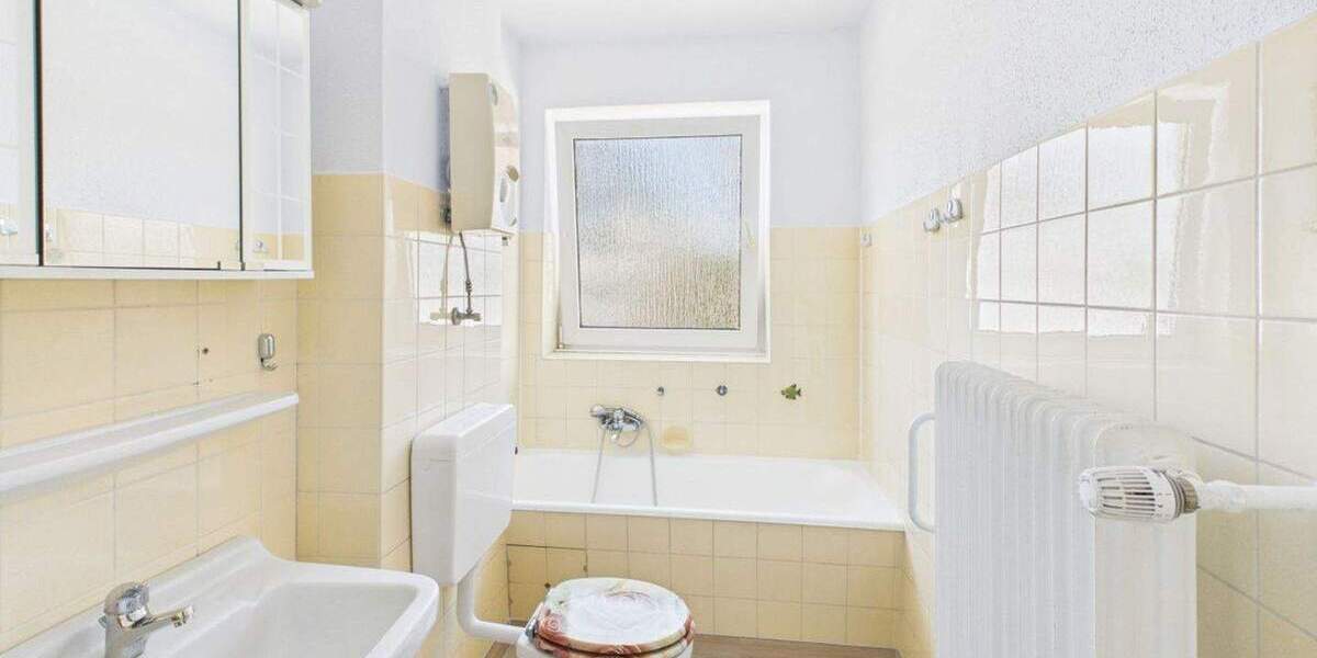 Etagenwohnung Solingen Gräfrath - 3 Zimmer, 75 m&sup2;, 790&euro; | Angebot:25970849