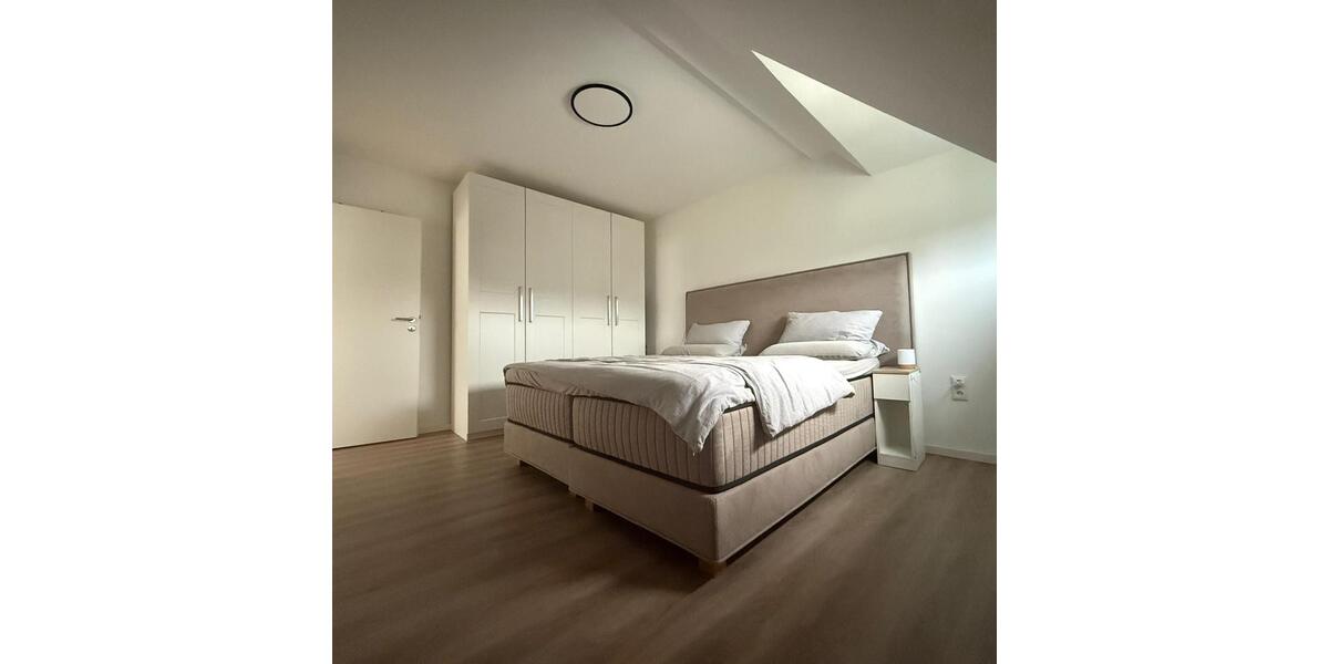 Doppelhaushälfte Leverkusen - 4 Zimmer, 135 m&sup2;, 2.350&euro; | Angebot:26041628