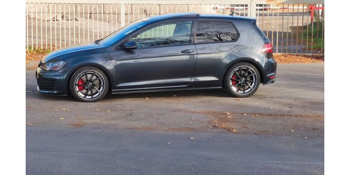 VW Golf 111.800 km 17.900 &euro; Köln 51105