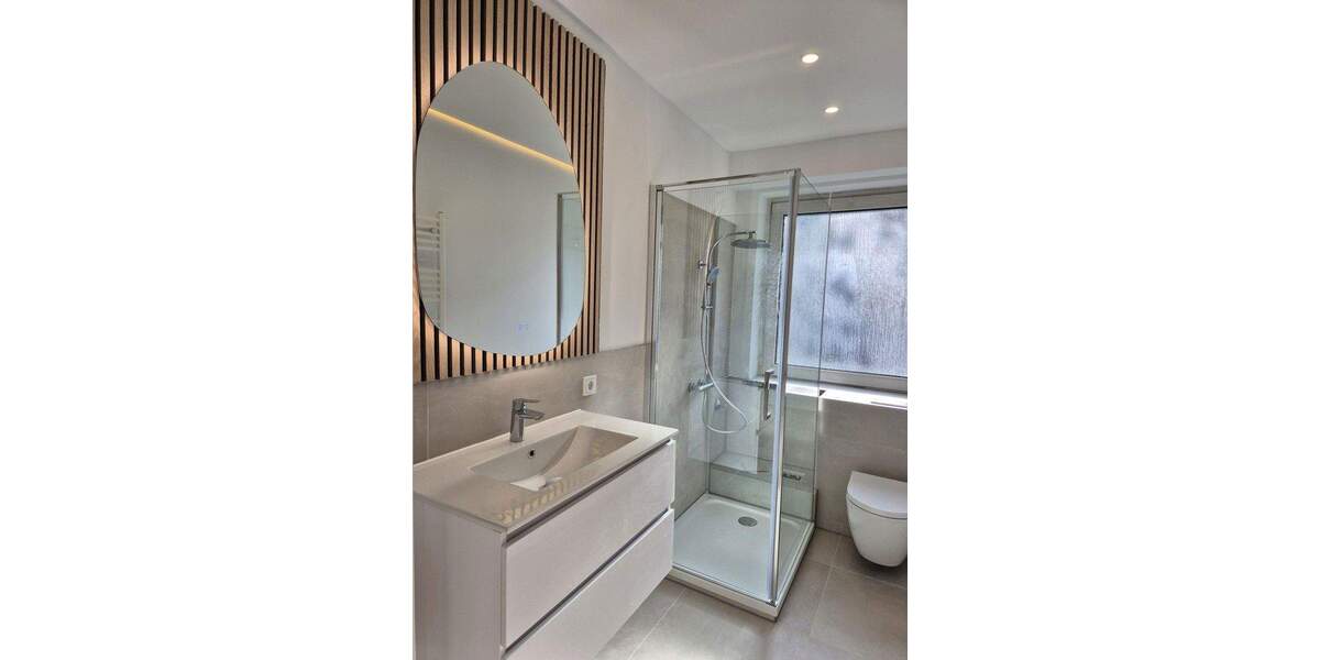 Etagenwohnung Düsseldorf Rath - 2 Zimmer, 63 m&sup2;, 250.000&euro; | Angebot:25751219