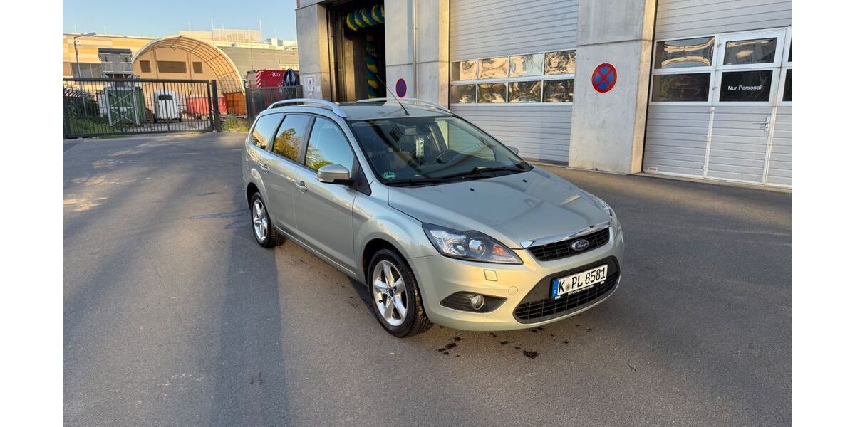Ford Focus 263.700 km 3.300 &euro; Köln 50766