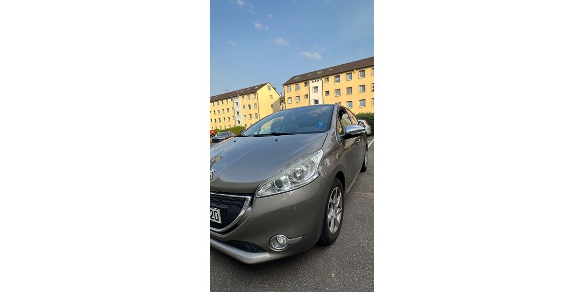 Peugeot 208 113.500 km 3.100 &euro; Köln 51145