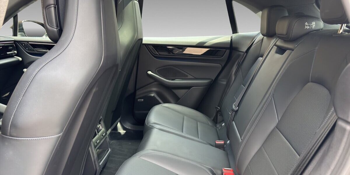 Porsche Macan 4S Bose Pano Volleder Sitzklim 0,25% 7.998 km 89.800 &euro; Wuppertal 42327