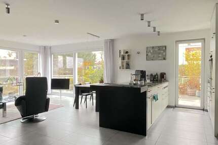 Wohnung Düsseldorf Stadtbezirk 8 - 3 Zimmer, 133 m&sup2;, 2.250&euro; | Angebot:25774754