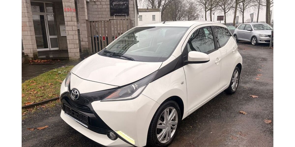 Toyota Aygo (X) 168.000 km 5.750 &euro; Köln 51107
