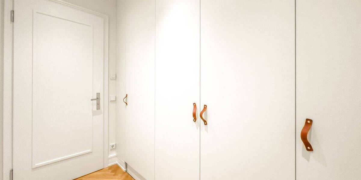 Etagenwohnung Düsseldorf Oberkassel - 2 Zimmer, 63 m&sup2;, 2.205&euro; | Angebot:26543611