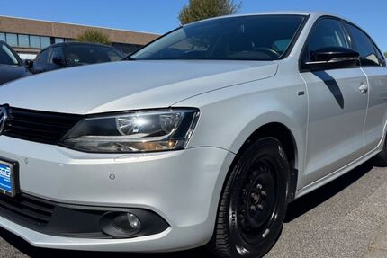 VW Jetta 141.166 km 7.490 &euro; Düsseldorf 40233
